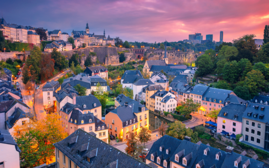 le Luxembourg sur coucher de soleil